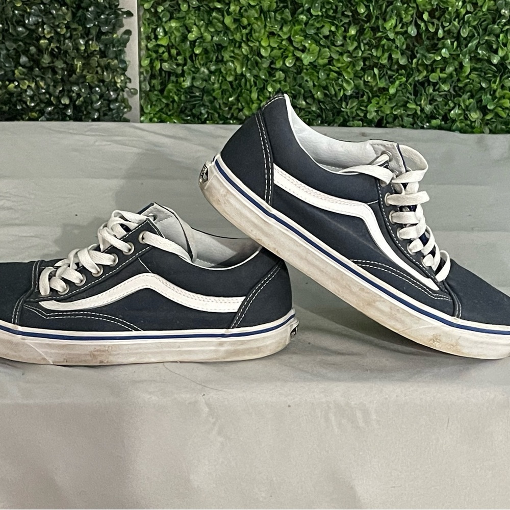 Vans - Picture 4 of 6